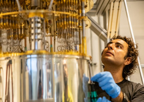 Kasra Nowrouzi with cryo refrigerato